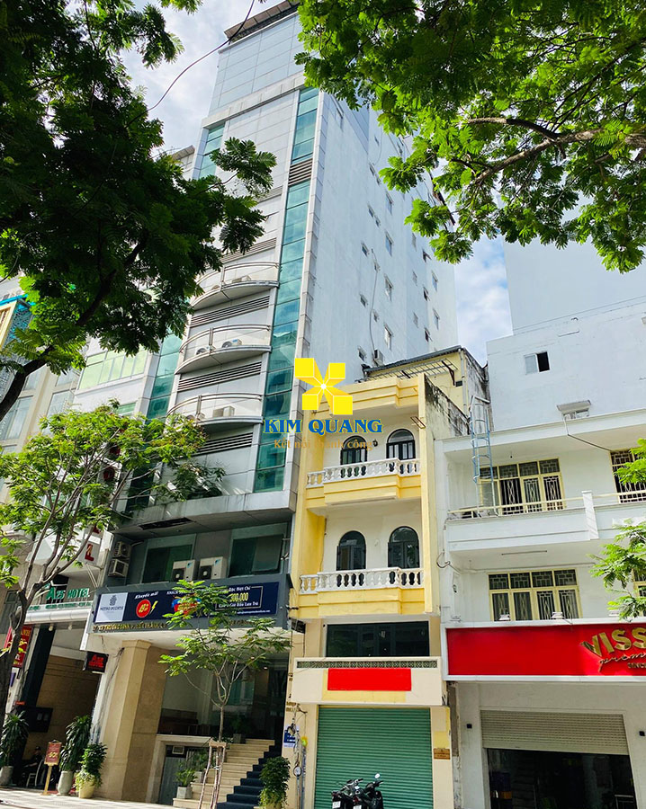 Hình chụp bao quát nguyên tòa nhà khách sạn cho thuê đường Trương Định quận 1