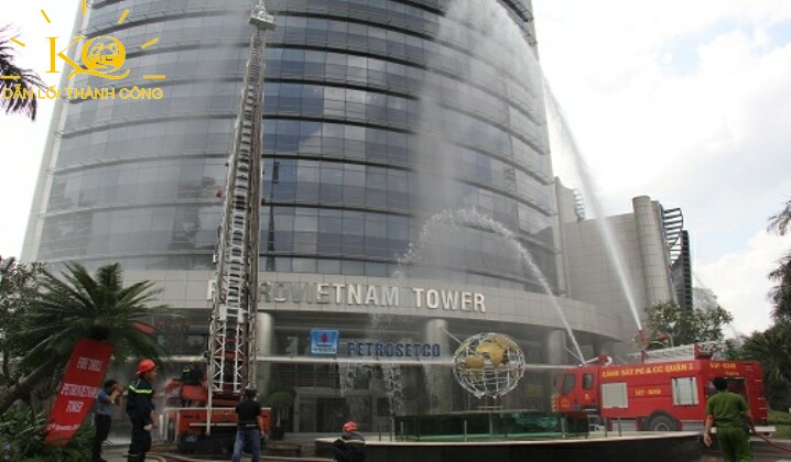 Petrovietnam Tower về đêm