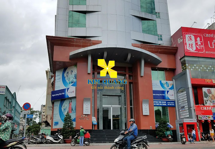 Hình chụp phía trước toà nhà cho thuê đường Nguyễn Trãi quận 1